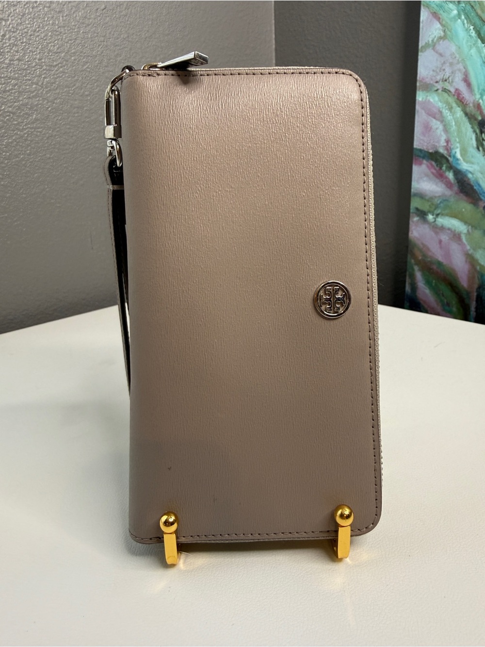 Tory Burch Robinson Zip Continental Gray Leather Zip Wristlet | GUC - Picture 10 of 10